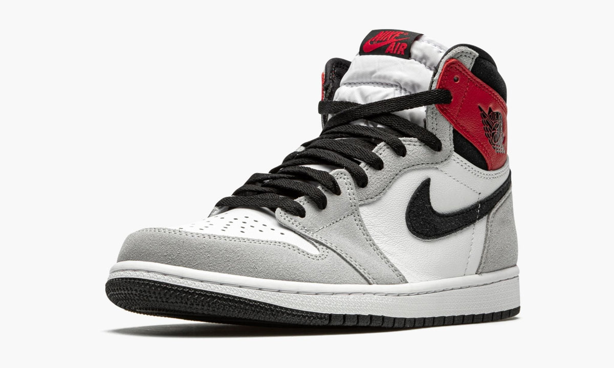 Air Jordan 1 Retro High OG "Light Smoke Grey" Sneakers